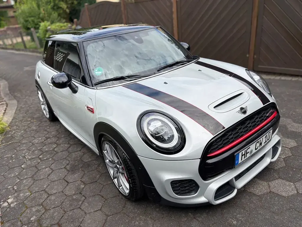 Gebraucht Mini John Cooper Works 231 PS (169 kW) 2019 Silber Kleinwagen