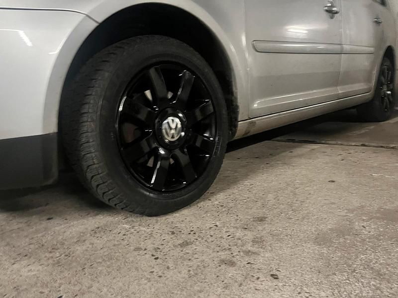 Silber Gebraucht 2003 VW Touran Van / Kleinbus | 1.950 € (Etwas zu teuer) - Bild 1/4