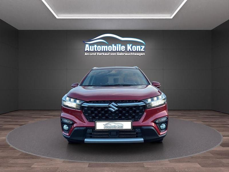 Gebraucht Suzuki SX4 129 PS (94 kW) 2023 Rot Van / Kleinbus