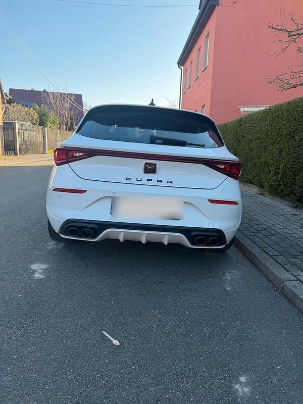 Gebraucht Cupra Leon 300 PS (220 kW) 2023 Weiß Kombi