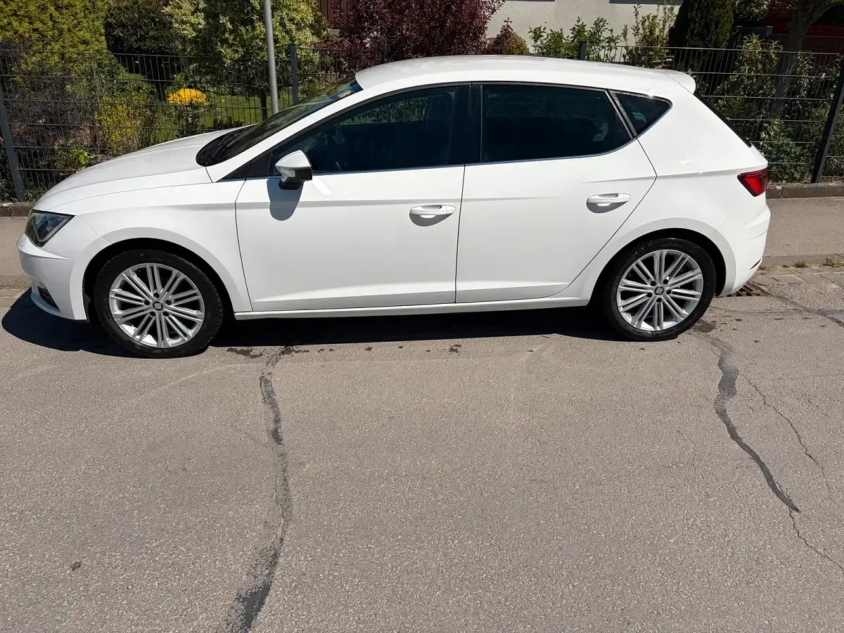 Używany Seat Leon 125 KM (91 kW) 2017 Biały Sedan/Limuzyna