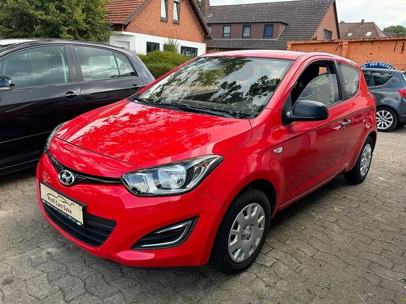Rot Gebraucht 2013 Hyundai i20 Kleinwagen | 4.400 € (Fairer Preis) - Bild 1/4