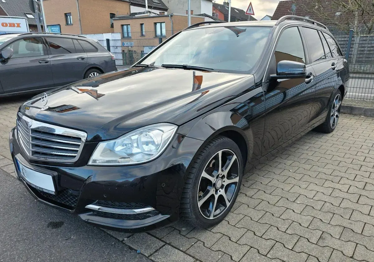Gebraucht Mercedes C220 170 PS (125 kW) 2013 Schwarz Kombi