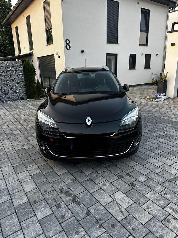 Schwarz Gebraucht 2012 Renault Mégane GrandTour Bose Edition Kombi | 5.300 € - Bild 1/4