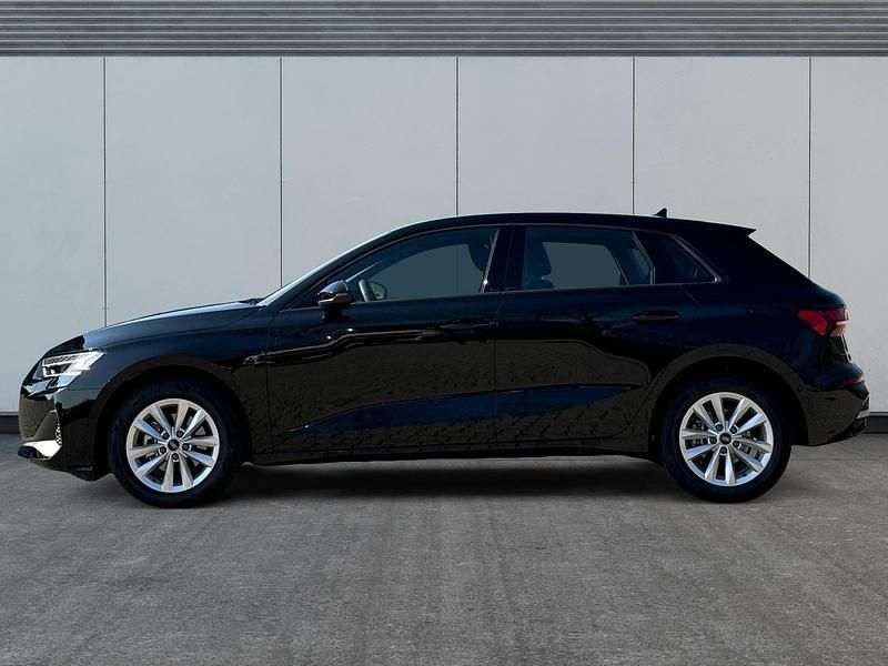 Nowe Audi A3 Basis 150 KM (110 kW) 2025 Czarny Sedan/Limuzyna