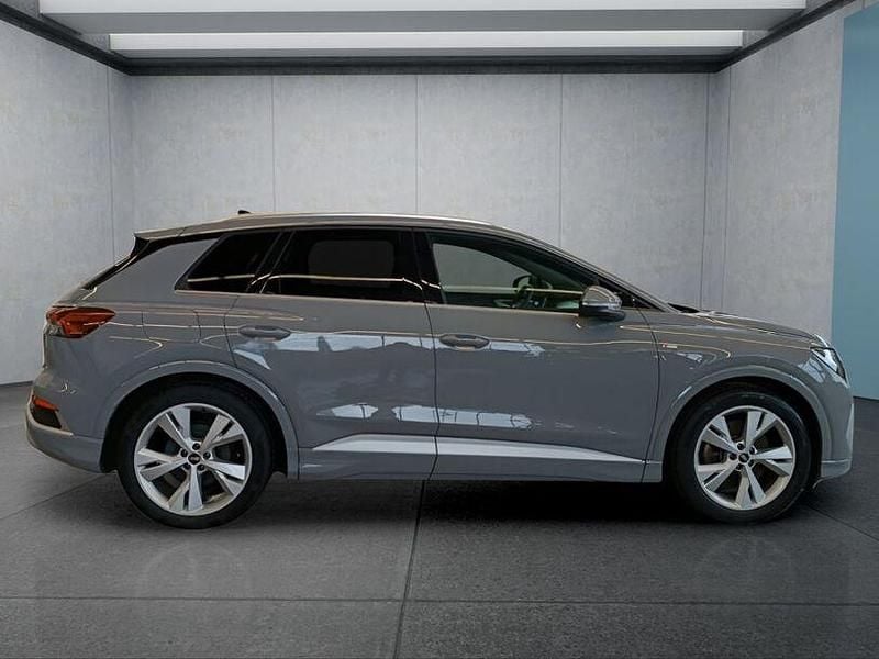 Gebraucht Audi Q4 e-tron S-Line 150 kW (204 PS) 2022 Grau SUV