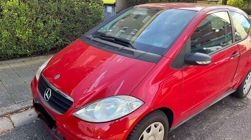 Rot Gebraucht 2007 Mercedes A160 Avantgarde Edition Limousine | 2.900 € (Superpreis) - Bild 1/4