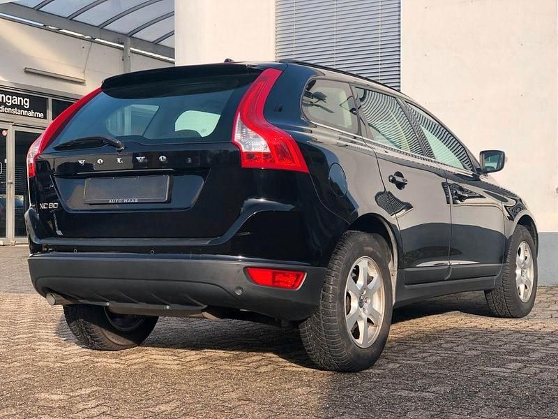 Gebraucht Volvo XC60 163 PS (119 kW) 2011 Schwarz SUV