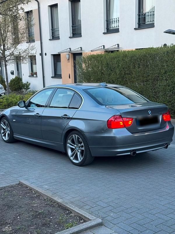 Gebraucht BMW 335 286 PS (210 kW) 2012 Grau Limousine