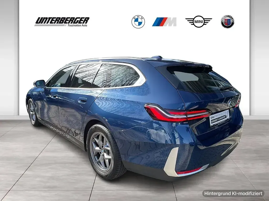 Gebraucht BMW 520 Sport Line 197 PS (144 kW) 2025 Blau Kombi