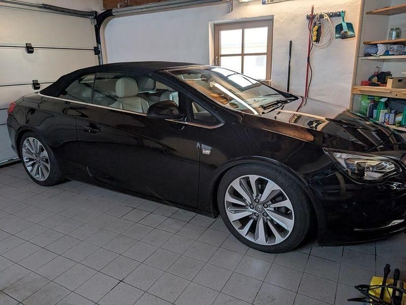 Usata Opel Cascada Active 200 CV (147 kW) 2017 Nero Cabrio