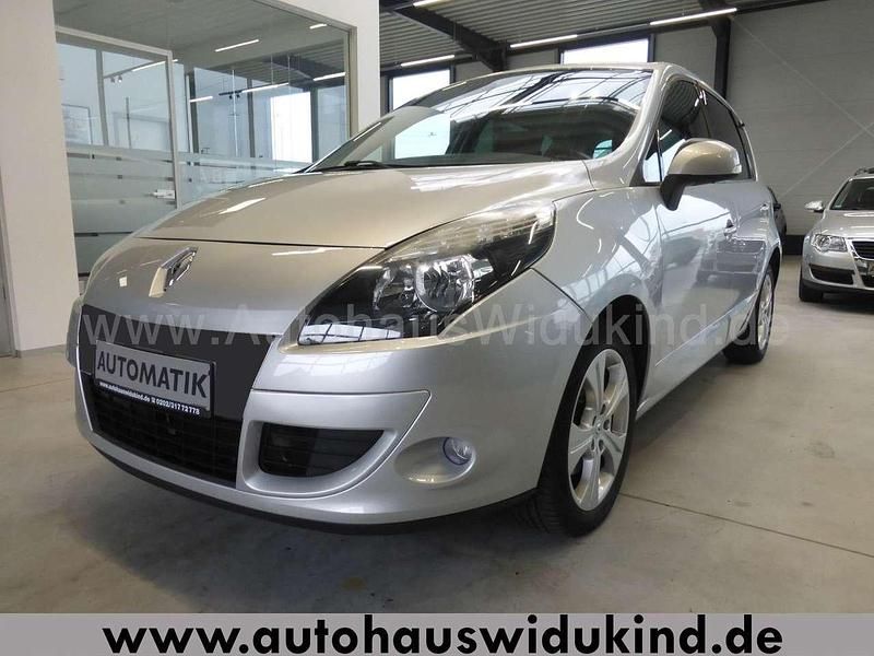Silber Gebraucht 2011 Renault Scénic III Dynamique Van / Kleinbus | 9.490 € (Teuer) - Bild 1/3