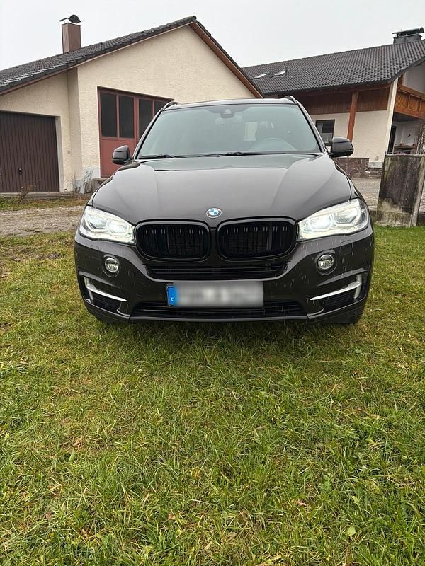 Braun Gebraucht 2016 BMW X5 M Sport SUV | 26.400 € - Bild 1/4