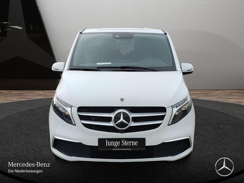 Gebraucht Mercedes V300 Avantgarde Edition 237 PS (174 kW) 2022 Weiß Van / Kleinbus