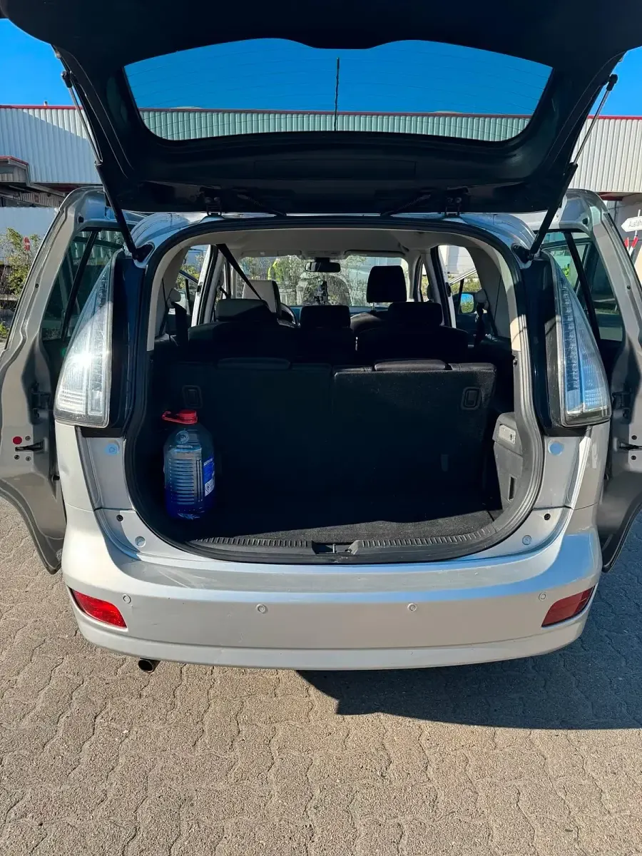 Second-hand Mazda 5 2009 Argintiu Monovolum