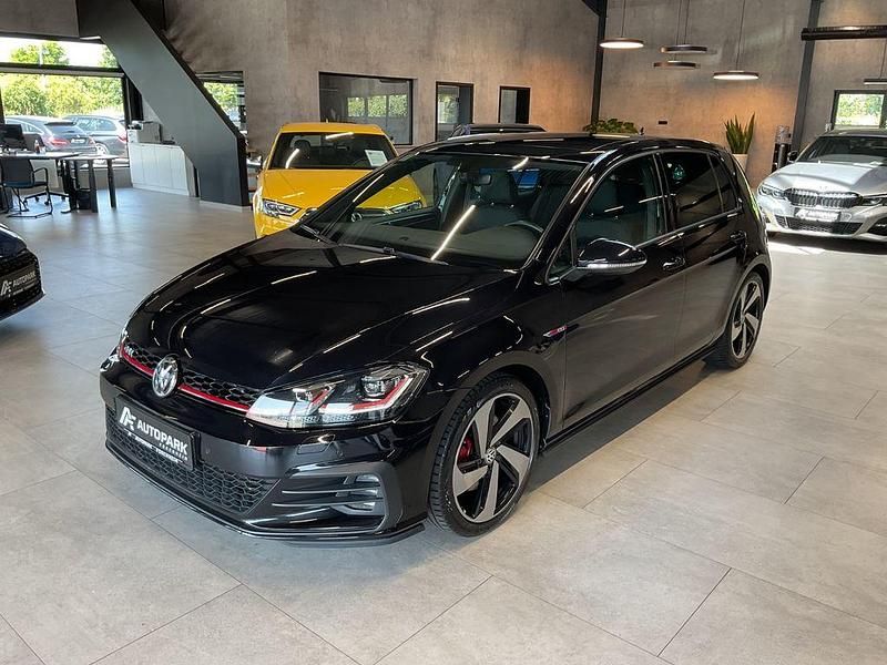 Deep black perleffekt Gebraucht 2018 VW Golf VII GTI Limousine | 19.980 € (Fairer Preis) - Bild 1/4