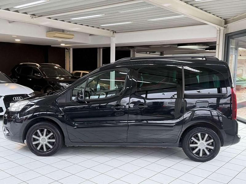 Gebraucht Peugeot TePee Allure 120 PS (88 kW) 2014 Schwarz Kombi