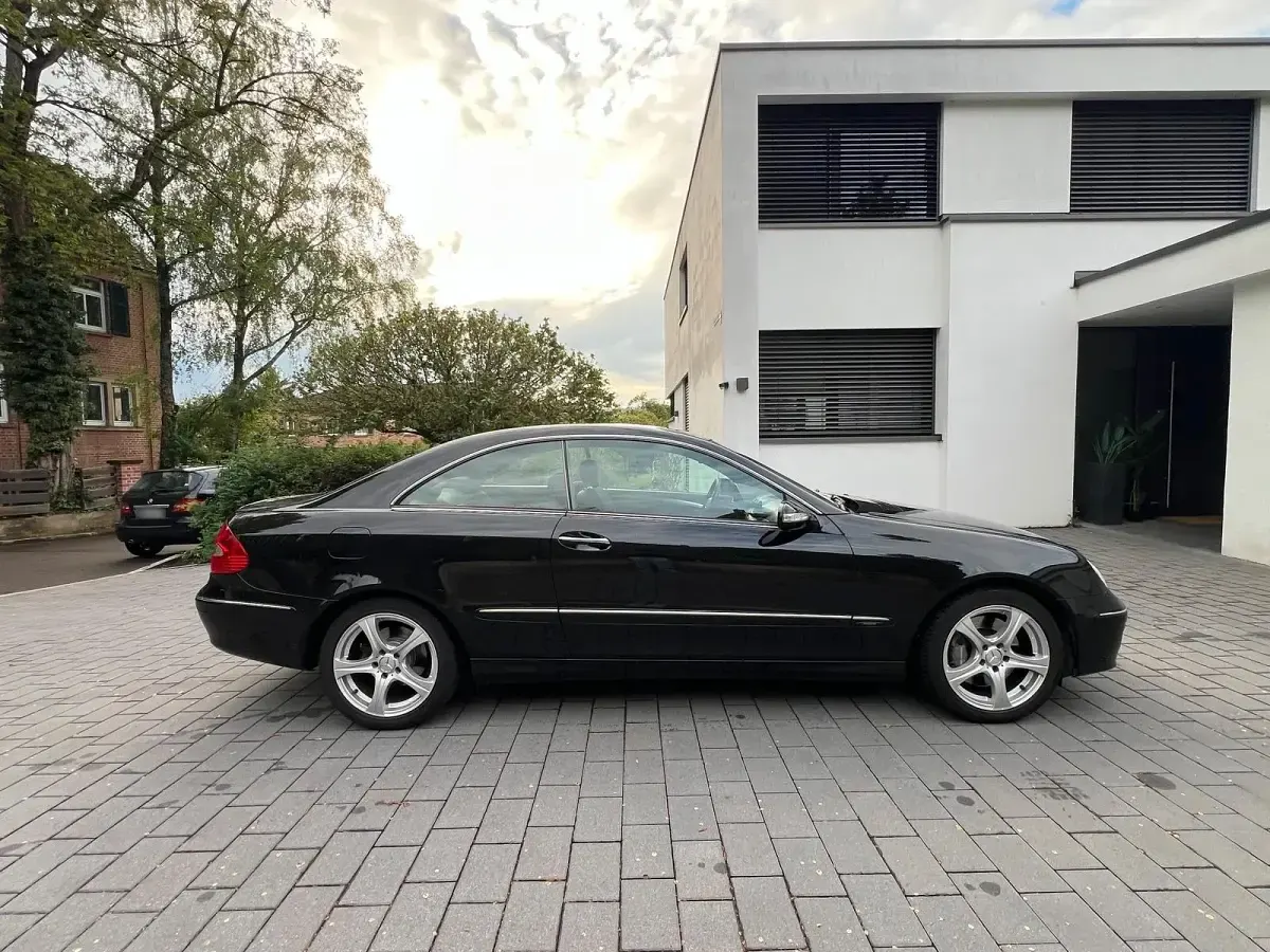 Gebraucht Mercedes CLK200 163 PS (119 kW) 2006 Schwarz Coupé
