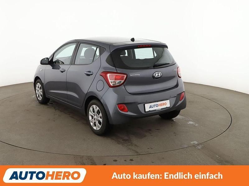 Gebraucht Hyundai i10 Trend 67 PS (49 kW) 2016 Grau Kleinwagen