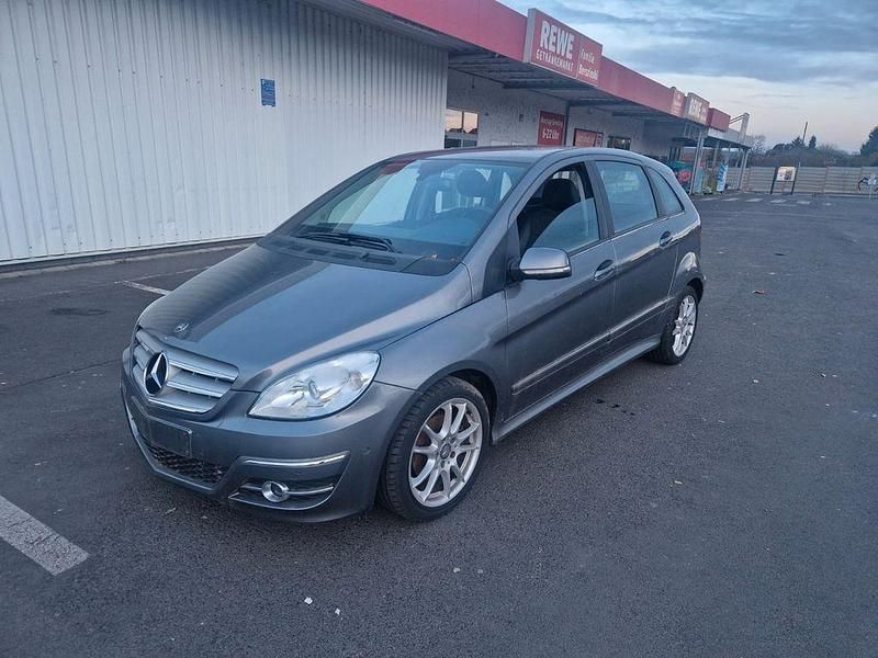 Grau Gebraucht 2009 Mercedes B200 Van / Kleinbus | 2.790 € (Superpreis) - Bild 1/4