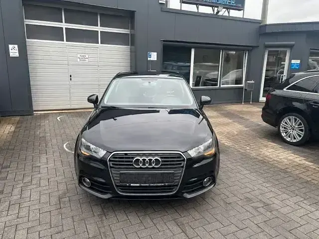 Używany Audi A1 Ambition 105 KM (77 kW) 2011 Czarny Hatchback