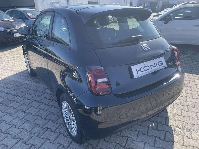 Gebraucht Fiat 500e 86 kW (118 PS) 2023 Schwarz Kleinwagen