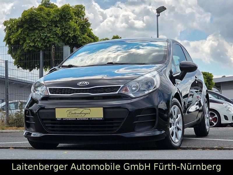 Schwarz Gebraucht 2016 Kia Rio Edition 7 Limousine | 6.950 € (Guter Preis) - Bild 1/4