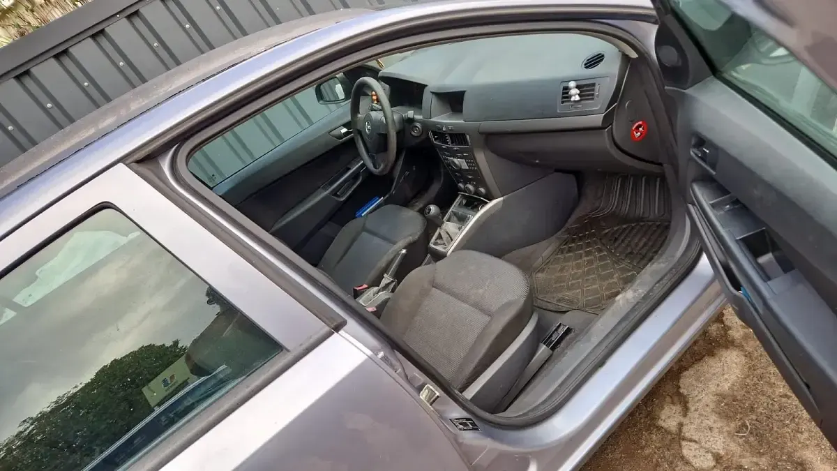 Gebraucht Opel Astra 90 PS (66 kW) 2004 Silber Kleinwagen