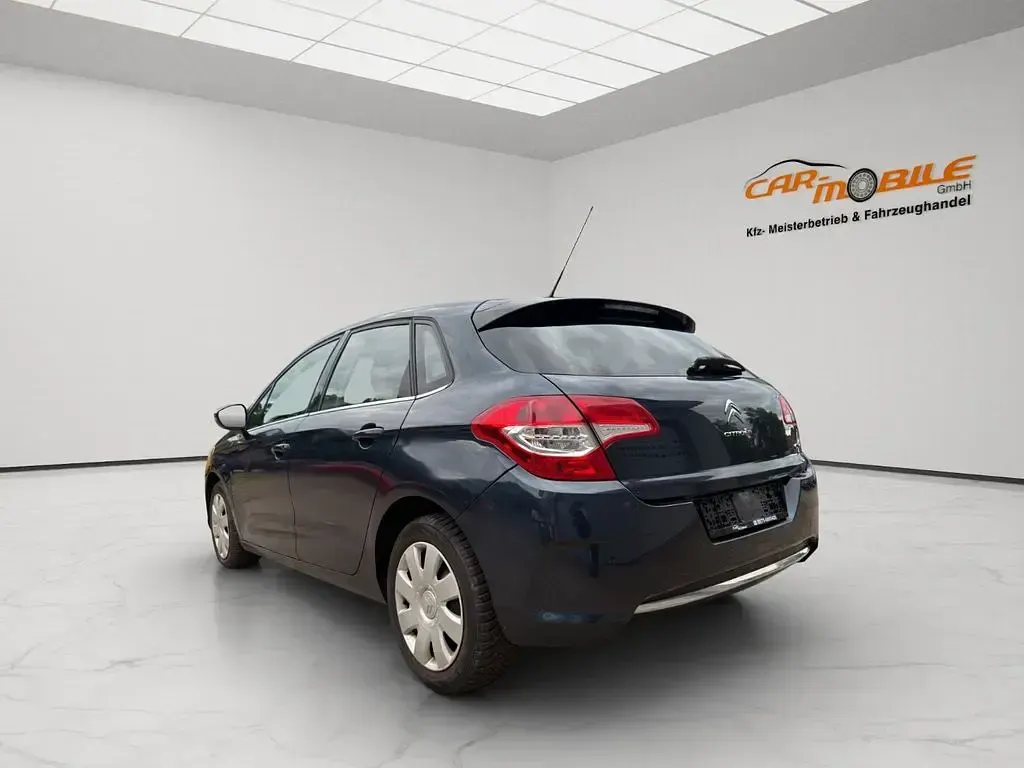 Gebraucht Citroën C4 SELECTION 114 PS (83 kW) 2013 Blau Limousine