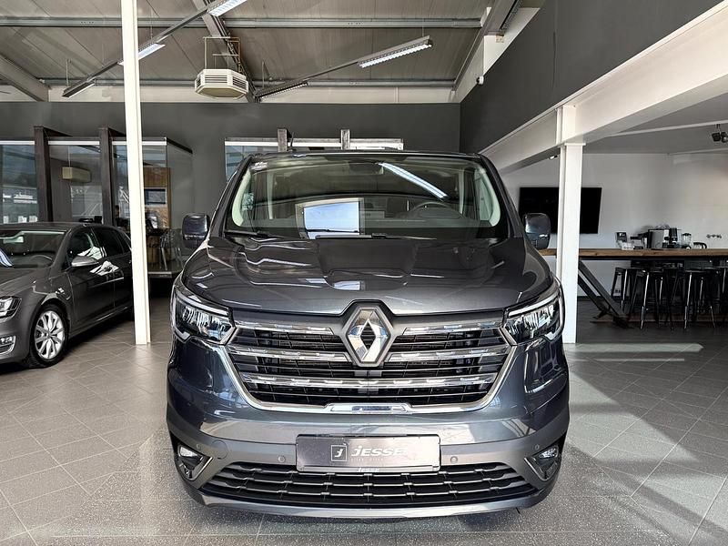 Gebraucht Renault Trafic 150 PS (110 kW) 2023 Grau metallic