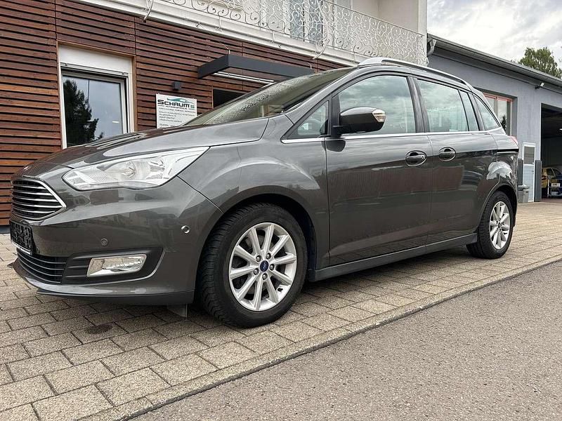 Magneticgrau (metallic) Gebraucht 2019 Ford Grand C-Max Titanium Van / Kleinbus | 14.977 € (Etwas zu teuer) - Bild 1/4