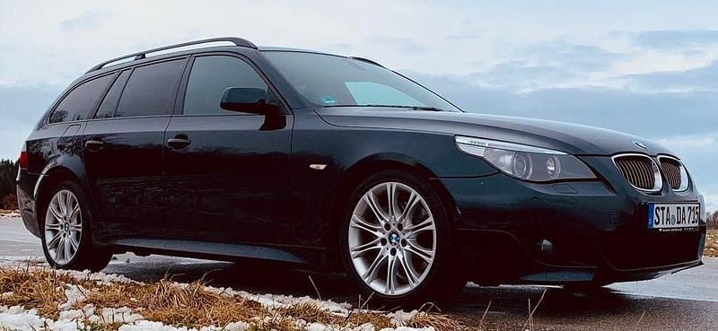 Blau Gebraucht 2006 BMW 530 M Sport Kombi | 4.500 € (Guter Preis) - Bild 1/4