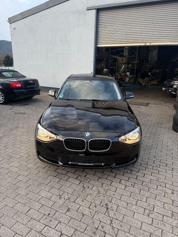 Gebraucht BMW 114 102 PS (75 kW) 2013 Schwarz Kleinwagen