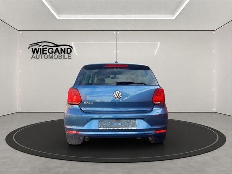 Gebraucht VW Polo Highline 90 PS (66 kW) 2014 Blau Kleinwagen