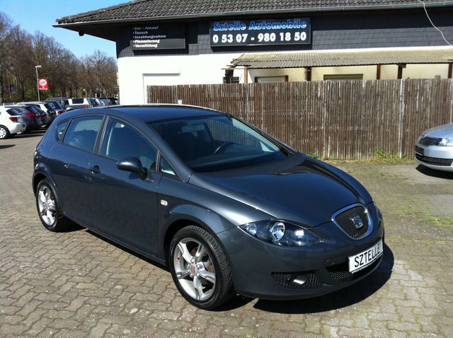 Grau Gebraucht 2008 Seat Leon Sport Limousine | 4.999 € (Etwas zu teuer) - Bild 1/4
