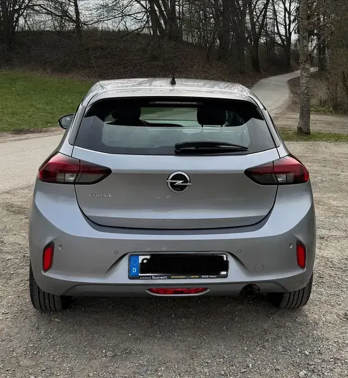 Używany Opel Corsa Edition 75 KM (55 kW) 2021 Srebrny Hatchback