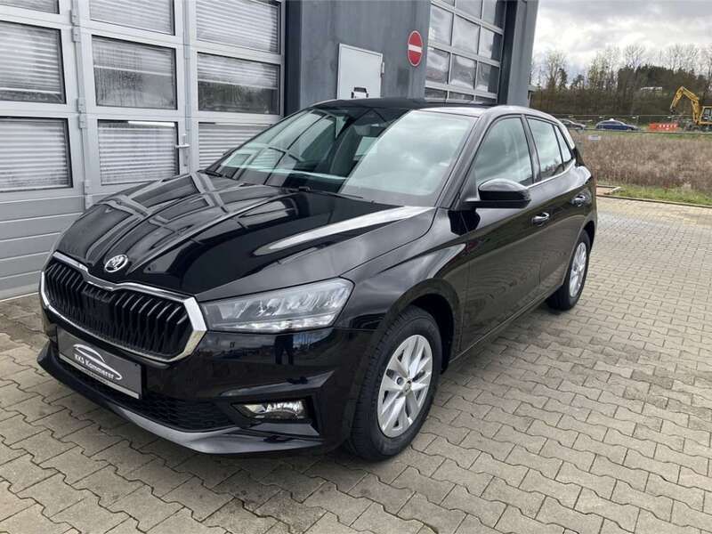 Schwarzmagic perleffekt Gebraucht 2023 Skoda Fabia Style Limousine | 18.970 € (Fairer Preis) - Bild 1/4
