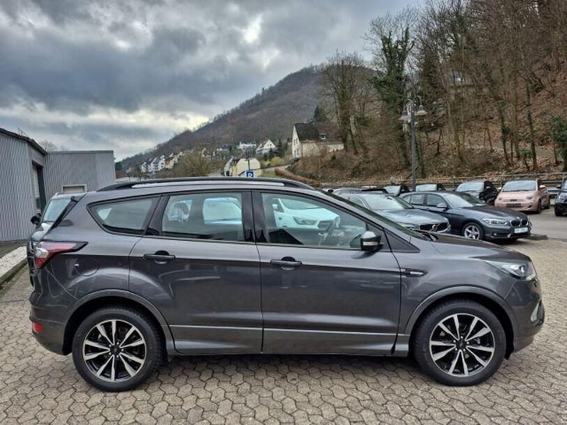 Gebraucht Ford Kuga ST-Line 150 PS (110 kW) 2018 Grau SUV