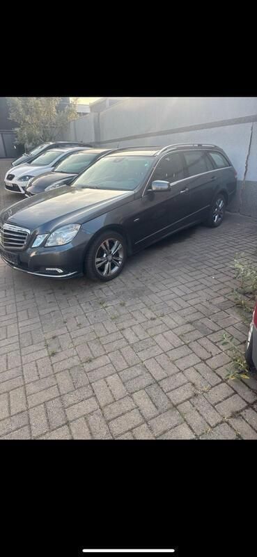 Grau Gebraucht 2010 Mercedes E350 Elegance Kombi | 6.555 € (Fairer Preis) - Bild 1/4