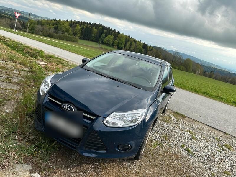 Blau Gebraucht 2014 Ford Focus Kombi | 3.400 € (Superpreis) - Bild 1/4