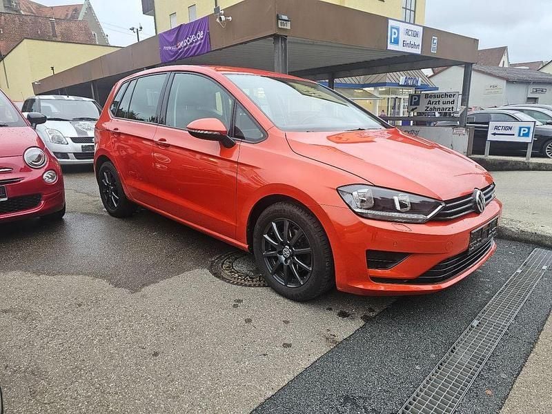 Rot Gebraucht 2014 VW Golf Sportsvan Trendline Van / Kleinbus | 7.998 € (Guter Preis) - Bild 1/4