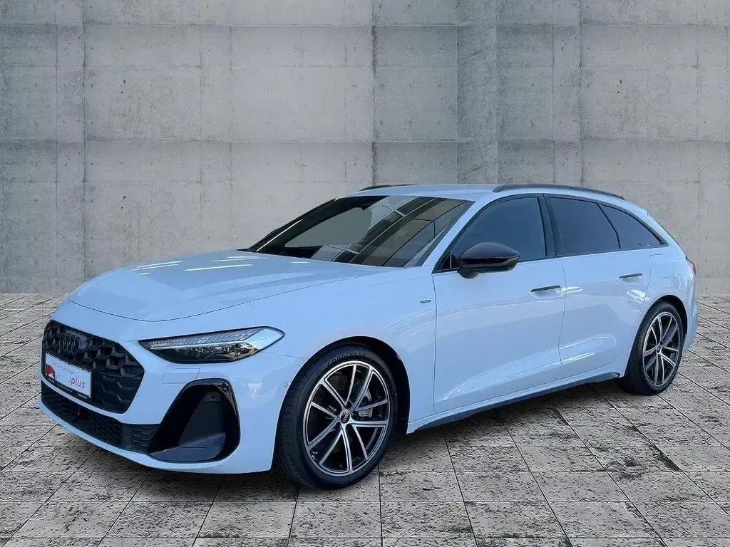 Gebraucht Audi A5 S-Line 299 PS (219 kW) 2025 Gletscherweiß metallic Kombi