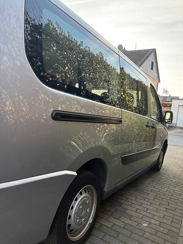 Gebraucht Citroën Jumpy 163 PS (119 kW) 2015 Silber Van / Kleinbus