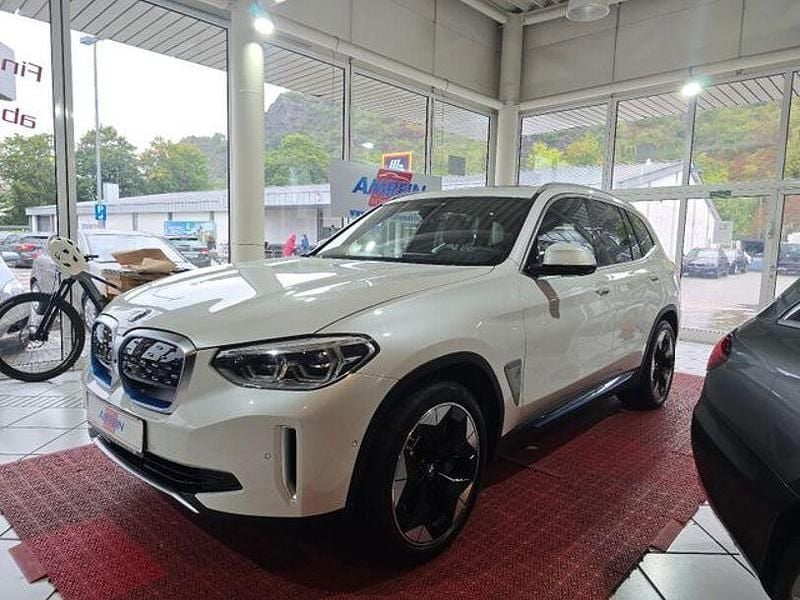Gebraucht BMW iX3 Impressive 210 kW (286 PS) 2021 Weiß SUV