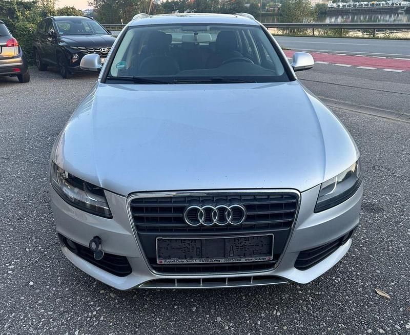 Silber Gebraucht 2009 Audi A4 Ambiente Kombi | 2.990 € (Superpreis) - Bild 1/4