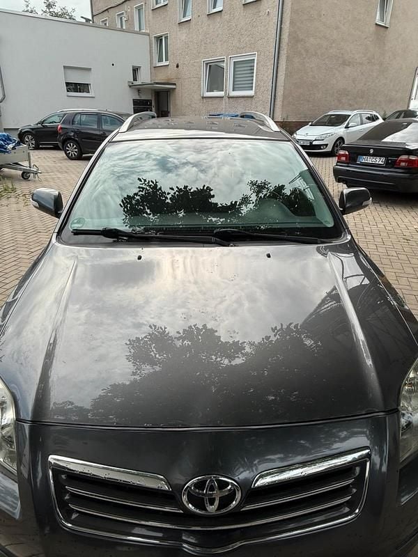 Grau Gebraucht 2007 Toyota Avensis Limousine | 1.599 € (Superpreis) - Bild 1/4