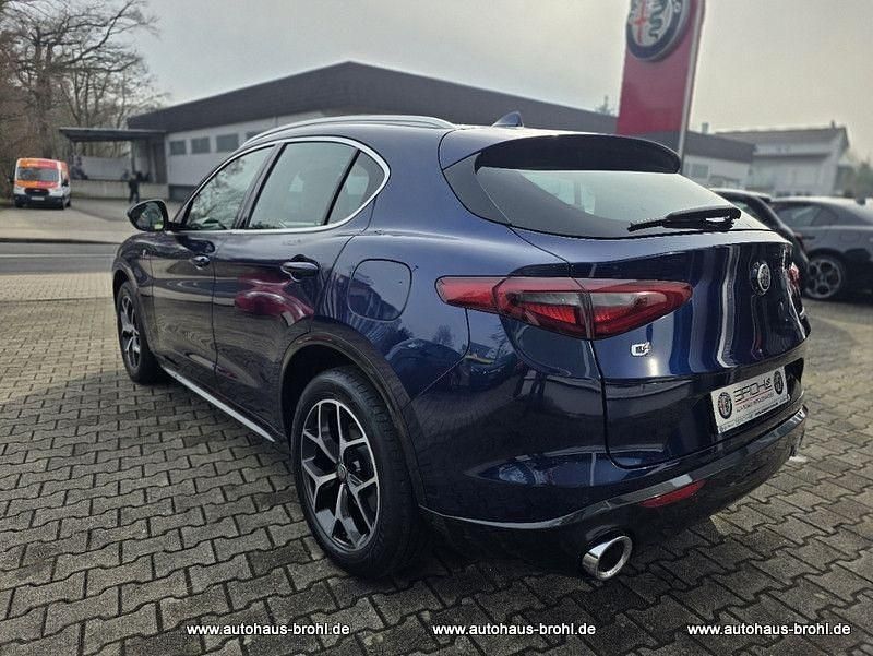 Gebraucht Alfa Romeo Stelvio Lusso 280 PS (205 kW) 2021 Blau SUV