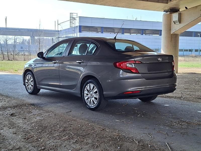 Gebraucht Fiat Tipo 95 PS (69 kW) 2018 Silber Limousine