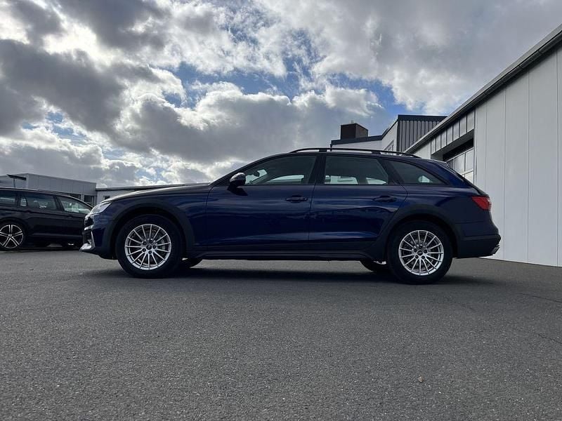 Gebraucht Audi A4 Allroad 204 PS (150 kW) 2023 Navarrablau Kombi