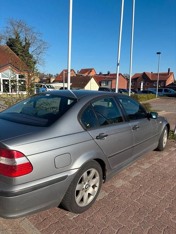 Brugt BMW 318 143 HK (105 kW) 2005 Grå Sedan